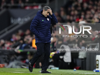 Ernesto Valverde head coach of Athletic Club dejected during the LaLiga Santander match between Athletic Club and Real Madrid CF at San Mame...