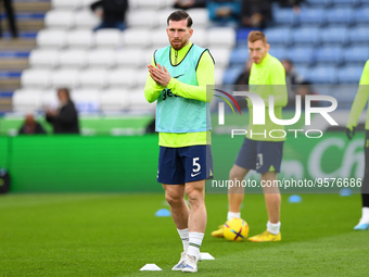 Pierre-Emile Hojbjerg of Tottenham Hotspur warms up ahead of kick-off during the Premier League match between Leicester City and Tottenham H...