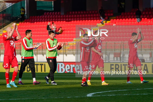 Team of AC Monza players thanks the fans during AC Monza against US Cremonese, Serie A, at U-Power Stadium in Monza on March, 18th 2023. 