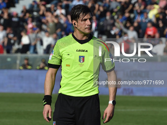 The referee Gianluca Manganiello during the Italian soccer Serie B match AC Pisa vs Benevento Calcio on March 18, 2023 at the Arena Garibald...