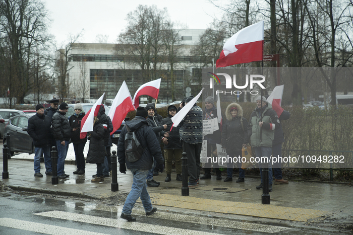 Polish President Pardons Imprisoned Politicians