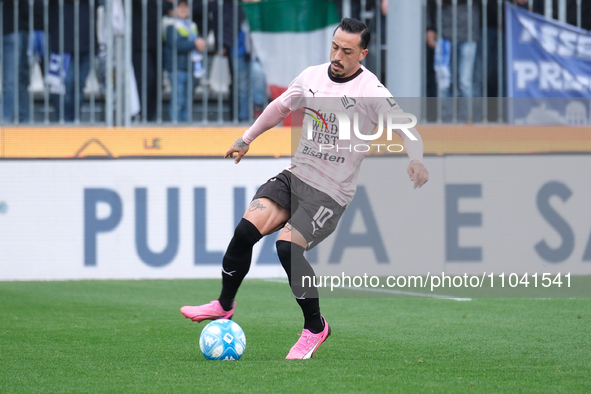 Francesco Di Mariano of Palermo FC is carrying the ball during the Italian Serie B soccer championship match between Brescia Calcio and Pale...