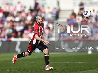 Neal Maupay of Brentford is on the ball during the Premier League match between Brentford and Sheffield United at the Gtech Community Stadiu...