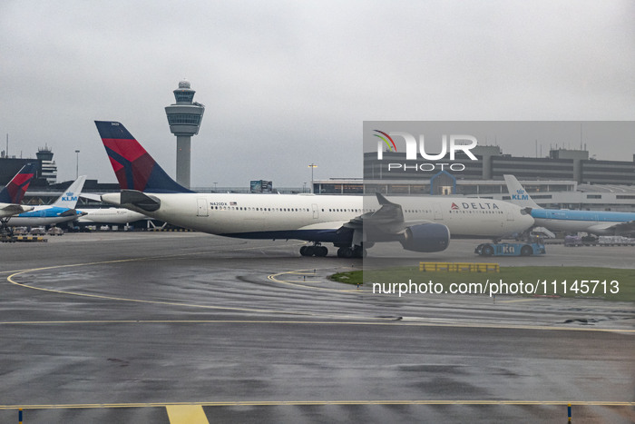 Delta Air Lines Airbus A330-900neo In Amsterdam Schiphol Airport