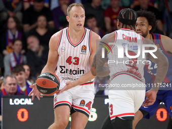 Luke Sikma is playing in the match between FC Barcelona and Olympiacos Piraeus for Game 1 of the Play-offs of the Turkish Airlines Euroleagu...