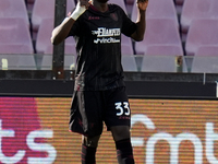 Loum Tchaouna of US Salernitana celebrates after scoring first goal during the Serie A match between US Salernitana and Atalanta BC at Stadi...