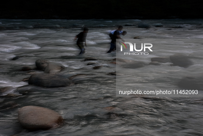 Daily Life In Pahalgam 