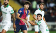 Carles Alena of Getafe CF and Pau Cubarsi of FC Barcelona during the La Liga EA Sports mat...