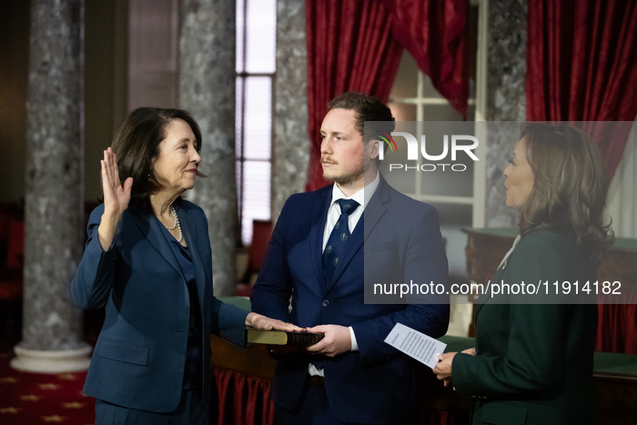 Vice President Kamala Harris swears in Senators