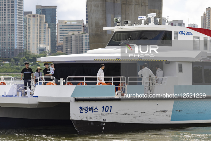 Seoul Launches Trial Runs Of Han River Ferry As Eco-Friendly Transit Option