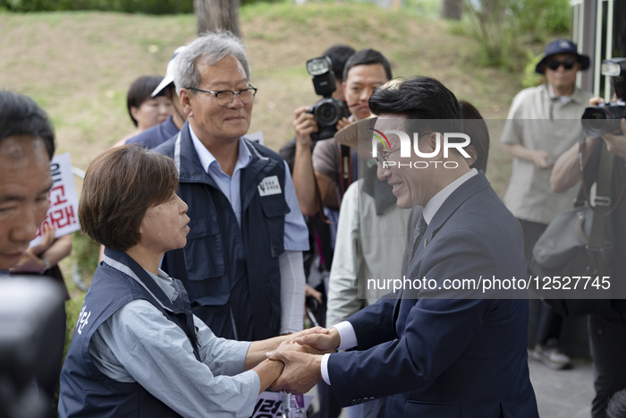 New Prime Minister Kim Min-seok Meets Farmers At Protest Site In First Official Act