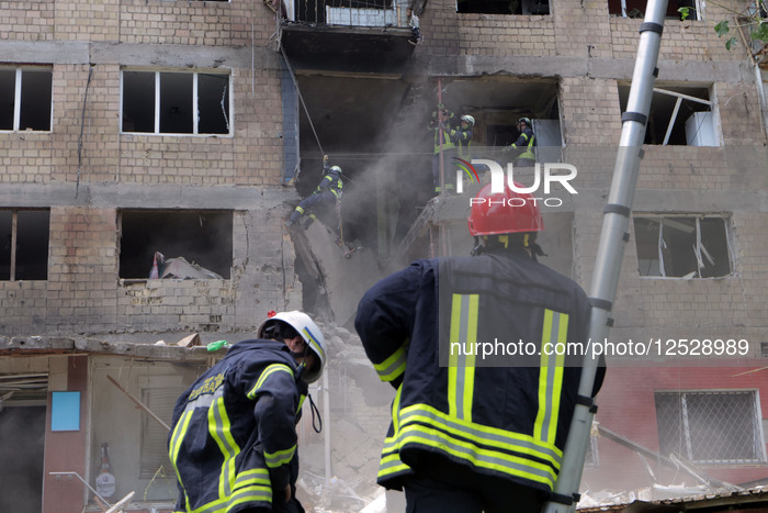 Recovery efforts in progress in Kyiv after Russian aerial assault