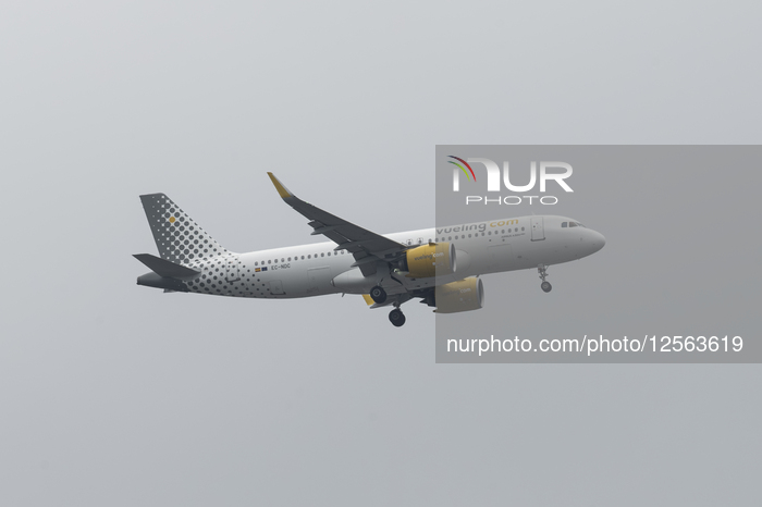 Aircraft And Airlines: Civil And Military Aircraft Illustration