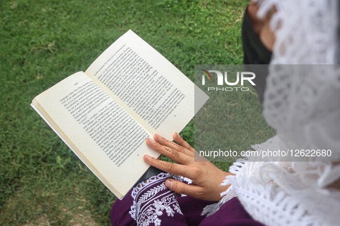 India Bans 25 Books On Kashmir, Including Works By Arundhati Roy And Christopher Snedden