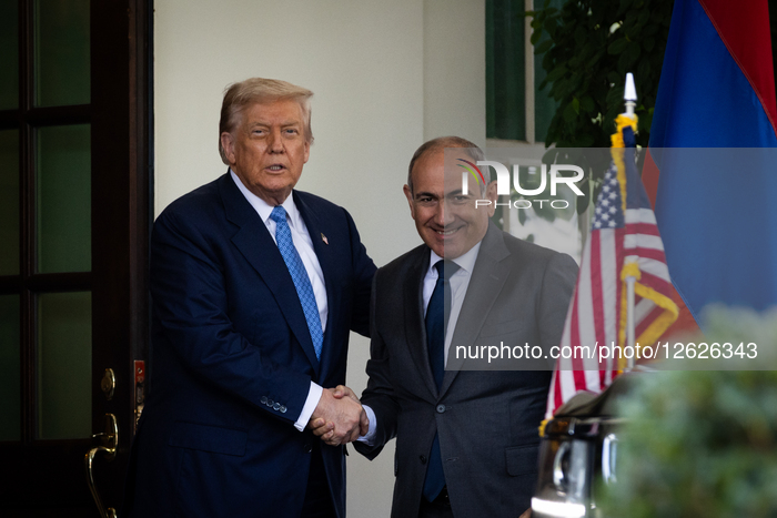 Trumps greets Armenian PM Pashinyan at White House