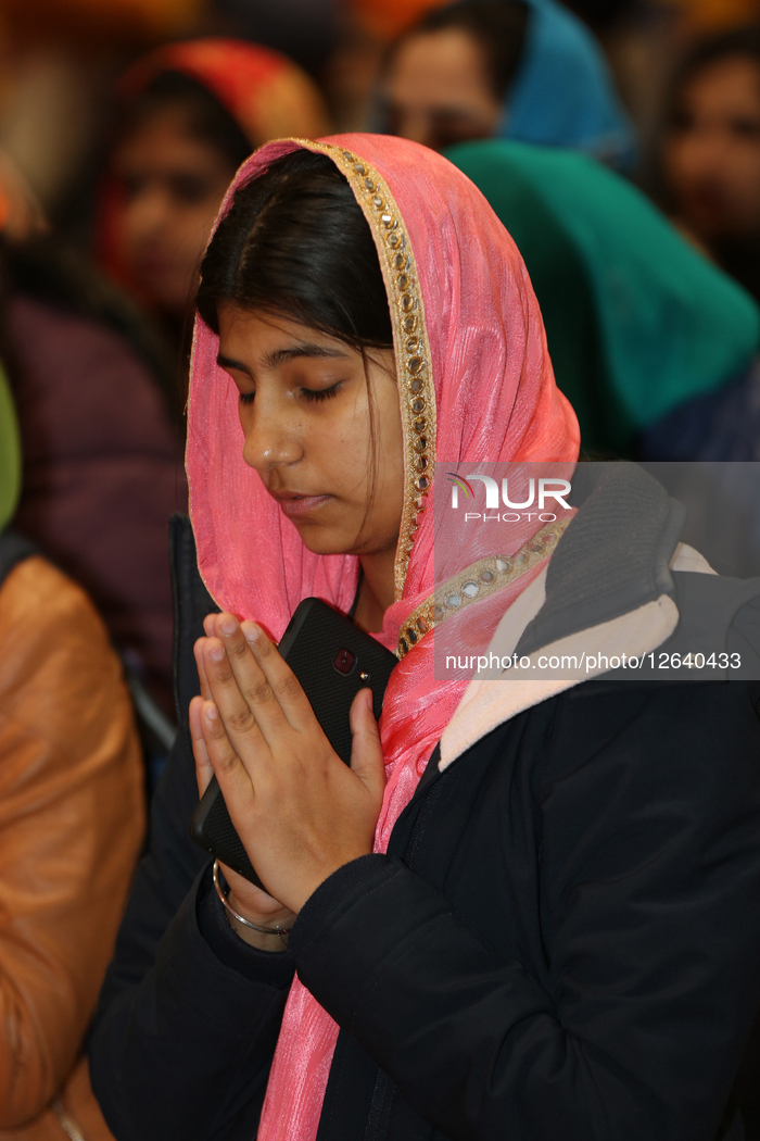 Sikhs Offer Prayers During Vaisakhi In Canada