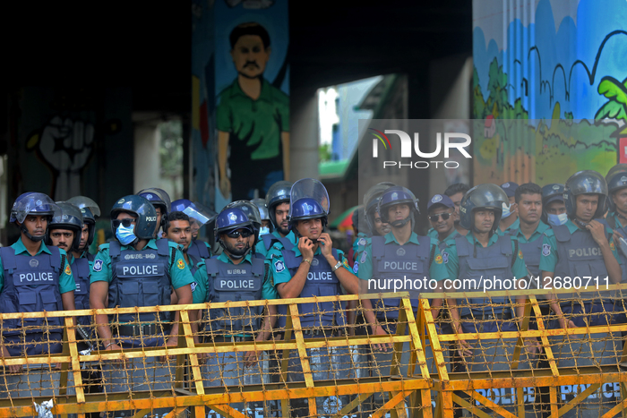 Police Clash With Students In Dhaka, Bangladesh