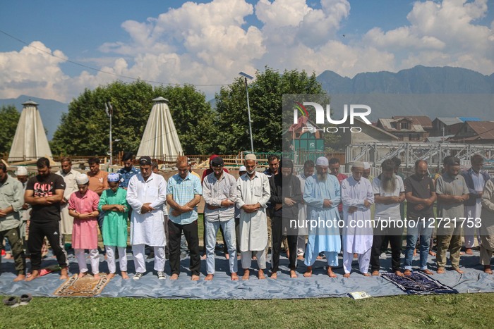 Special Prayers On Eid Milad-un-Nabi At Hazratbal Shrine In Srinagar