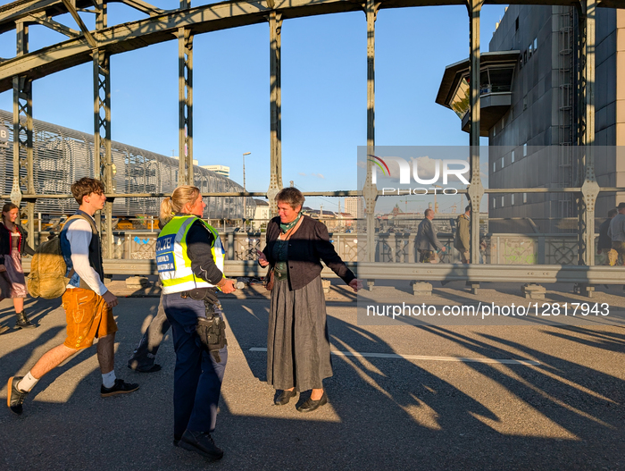 Oktoberfest Reopens After Bomb Threat