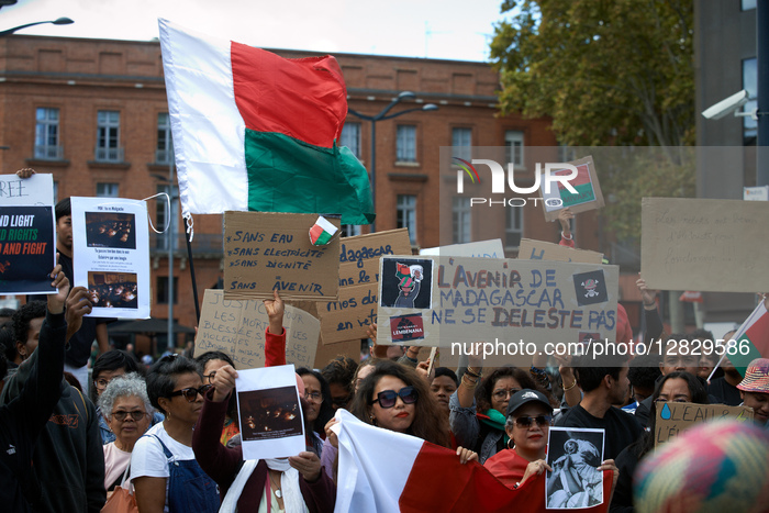 Toulouse: Madagascan'community Gathered Against Madagascar President Andry Rajoelina