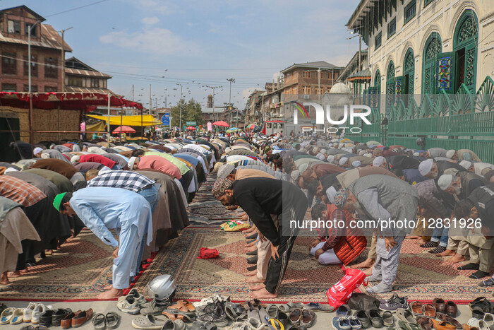 Kashmiri Muslims Pray At Shrine Of Sheikh Syed Abdul Qadir Jeelani In Srinagar