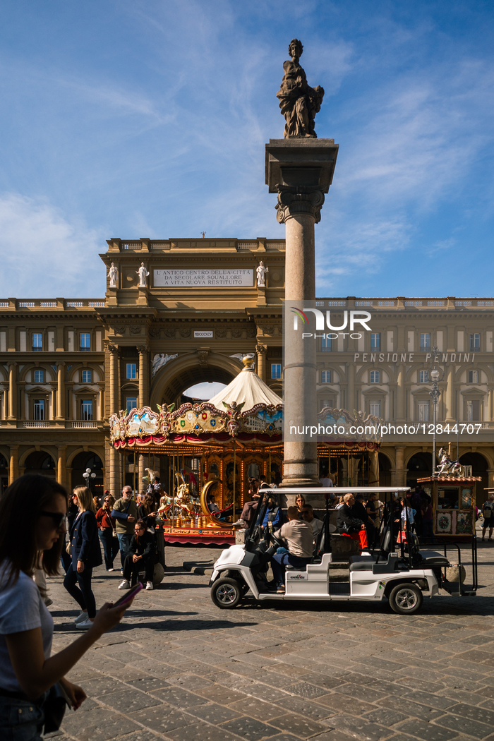 Golf Car, Caddy And Rickshaw Operating In The Streets Of Central Florence.