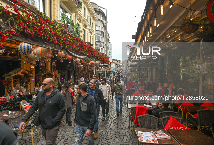 Daily Life In Bucharest