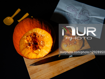 A pumpkin is ready to be carved in Nijmegen, Netherlands, on October 30, 2025.  by Romy Arroyo Fernandez/NurPhoto