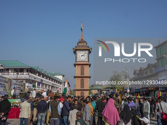 People watch participants during the 'Run for Unity' event to mark Rashtriya Ekta Diwas (National Unity Day), celebrating the legacy of Sard... by Firdous Nazir/NurPhoto