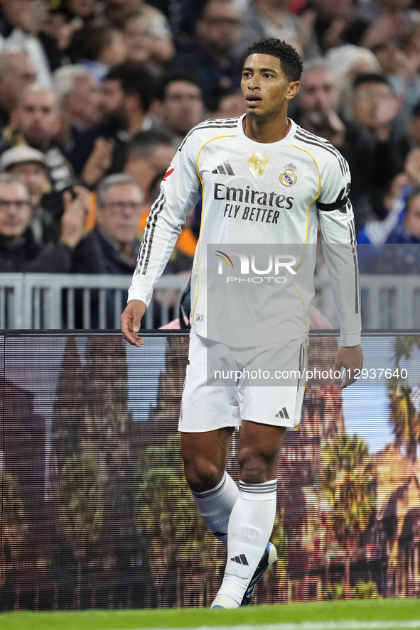 Jude Bellingham central midfield of Real Madrid and England during the La Liga EA Sports match between Real Madrid CF and Valencia CF at Est...