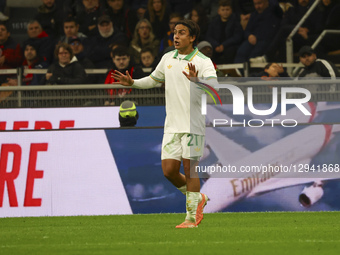 Paulo Dybala plays during the Serie A match between AC Milan and AS Roma in Milano, Italy, on November 2, 2025, at Giuseppe Meazza stadium.  by Mairo Cinquetti/NurPhoto