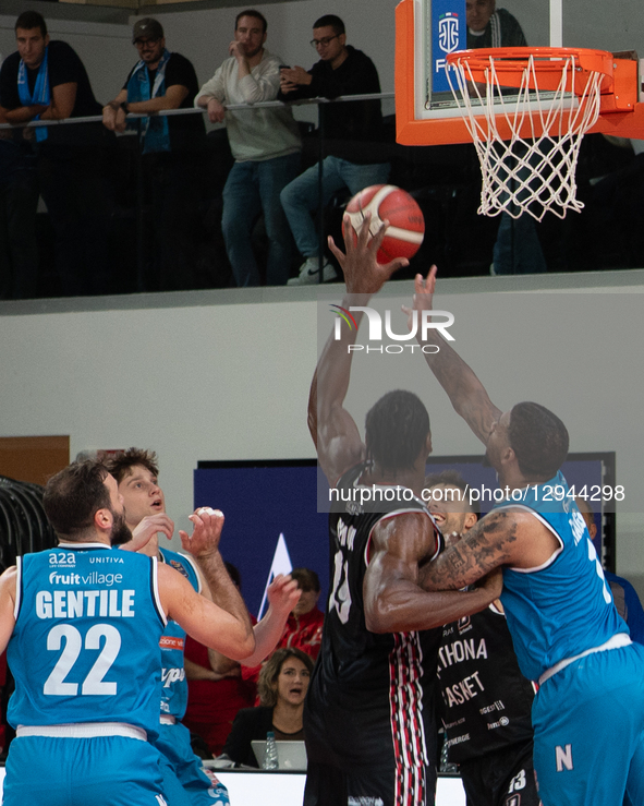 Bertram Derthona Tortona Basket-Gevi Napoli Basket plays Paul Biligha during the LBA Legabasket Serie A Unipol 2025/2026 5^ giornata match a... by Antonio Abbruzzese/NurPhoto