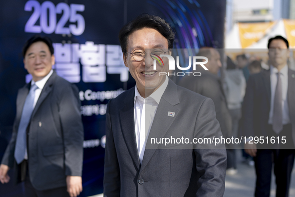 Prime Minister Kim Min-seok tours booths at the ''Development Cooperation Week Promotion Zone'' held at Gwanghwamun Square in Jongno Distric... by Chris Jung/NurPhoto