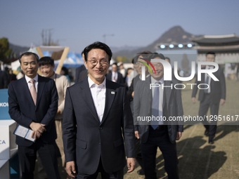 Prime Minister Kim Min-seok enters the ''Development Cooperation Week Promotion Zone'' at Gwanghwamun Square in Jongno District, Seoul, on N... by Chris Jung/NurPhoto