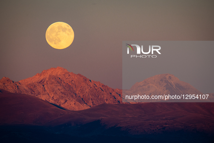 Beaver Full Moon Over Gran Sasso D’Italia, Italy