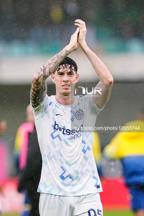 Alessandro Bastoni of FC Internazionale greets the fans at the end of the Serie A Enilive match between Hellas Verona FC and FC Internaziona... by Giuseppe Maffia/NurPhoto