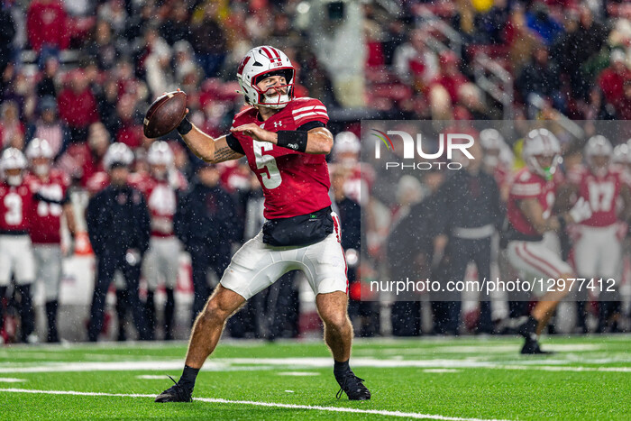 The Wisconsin Badgers vs. The Washington Huskies