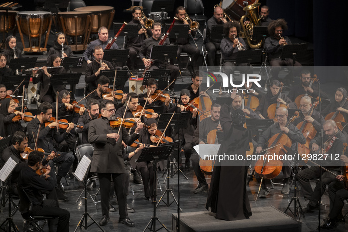 First Female Symphony Orchestra Conductor Since 1979