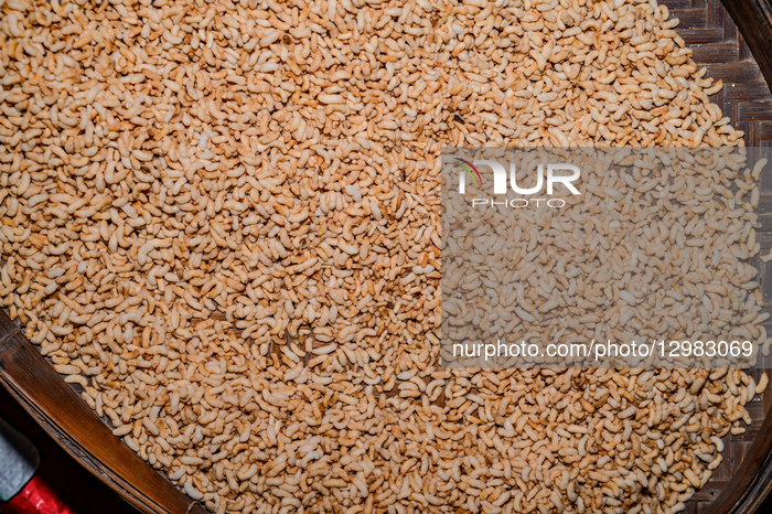 Puffed Rice - Wood-fired Mud Stove - Food Prepared In Clay Pots In The Ancient Way