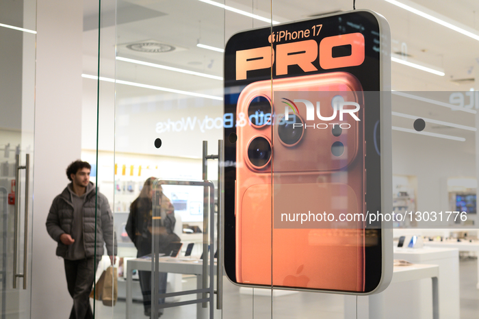 Daily Life In Warsaw 