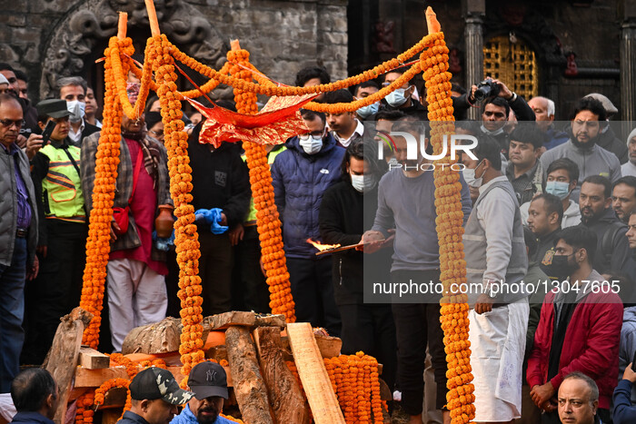Balen Shah Performs Last Rites Of His Father In Kathmandu
