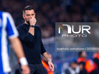 Francesco Farioli, head coach of FC Porto, reacts during the Allianz Cup 2025/26 match between FC Porto and Vitoria SC at Estadio do Dragao... by Miguel Lemos/NurPhoto