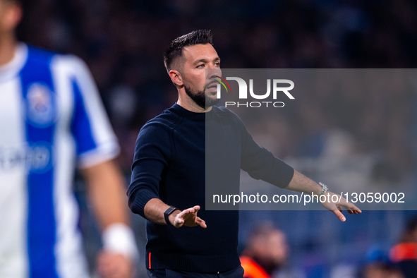Francesco Farioli, head coach of FC Porto, reacts during the Allianz Cup 2025/26 match between FC Porto and Vitoria SC at Estadio do Dragao... by Miguel Lemos/NurPhoto