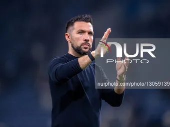 In Porto, Portugal, on November 30, Francesco Farioli, head coach of FC Porto, thanks the fans for their support after the loss during the A... by Miguel Lemos/NurPhoto