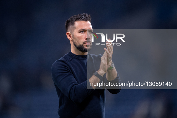 In Porto, Portugal, on November 30, Francesco Farioli, head coach of FC Porto, thanks the fans for their support after the loss during the A... by Miguel Lemos/NurPhoto