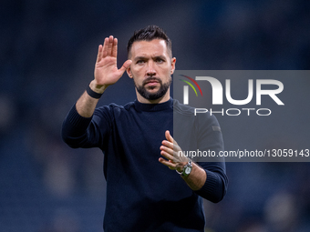 In Porto, Portugal, on November 30, Francesco Farioli, head coach of FC Porto, thanks the fans for their support after the loss during the A... by Miguel Lemos/NurPhoto