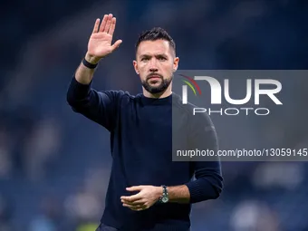 In Porto, Portugal, on November 30, Francesco Farioli, head coach of FC Porto, thanks the fans for their support after the loss during the A... by Miguel Lemos/NurPhoto