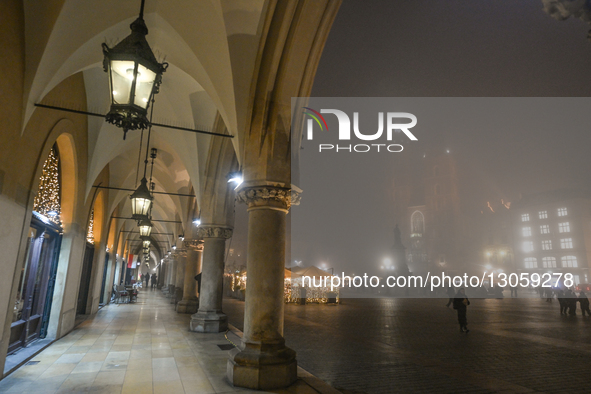 KRAKOW, POLAND – DECEMBER 4:
A view of Krakow’s Main Market Square amid dense afternoon fog, in Krakow, Poland, on December 4, 2025.  by Artur Widak/NurPhoto