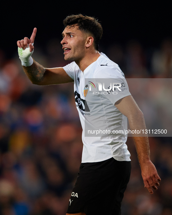 Hugo Duro of Valencia CF reacts during the LaLiga EA Sports match between Valencia CF and RCD Mallorca at Mestalla stadium in Valencia, Spai... by David Aliaga/NurPhoto