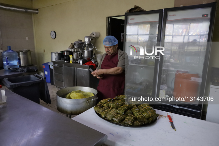 Casa Del Migrante Arcángel Rafael Hosts New Year's Eve Dinner In Mexico